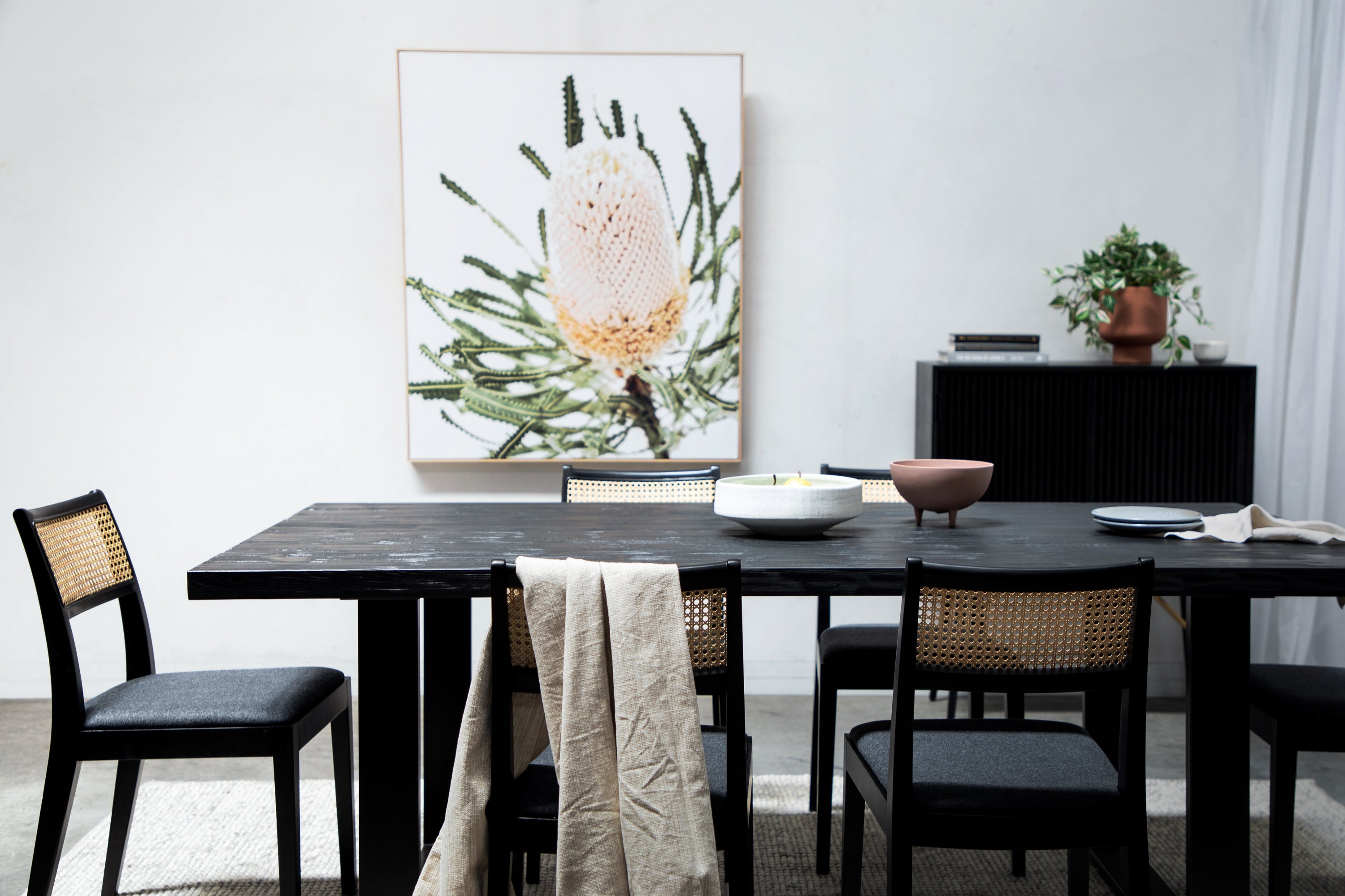 How To | Choose the Right Dining Table For Your Home