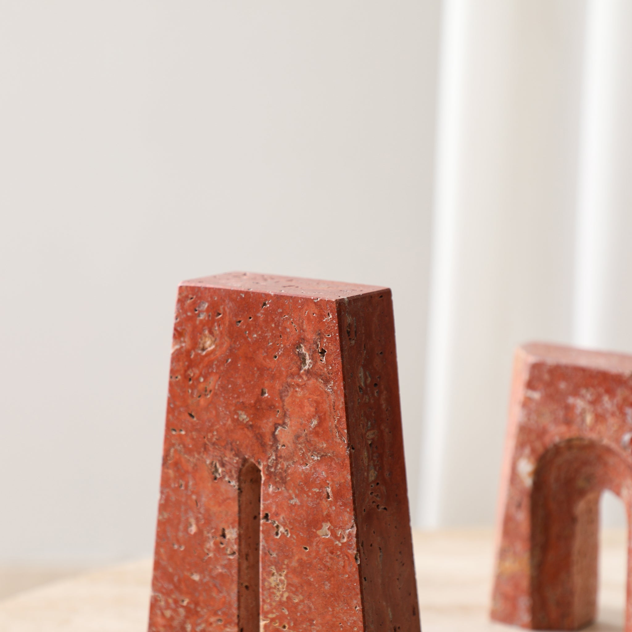 Brava Arch Hight Marble Sclupture - Red Homewares Floco-Core