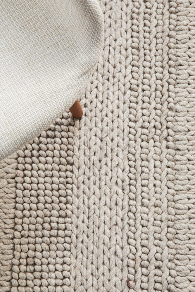 Hand Braided Beige Rug - 280 x 190cm Rug UN Rugs-Local   