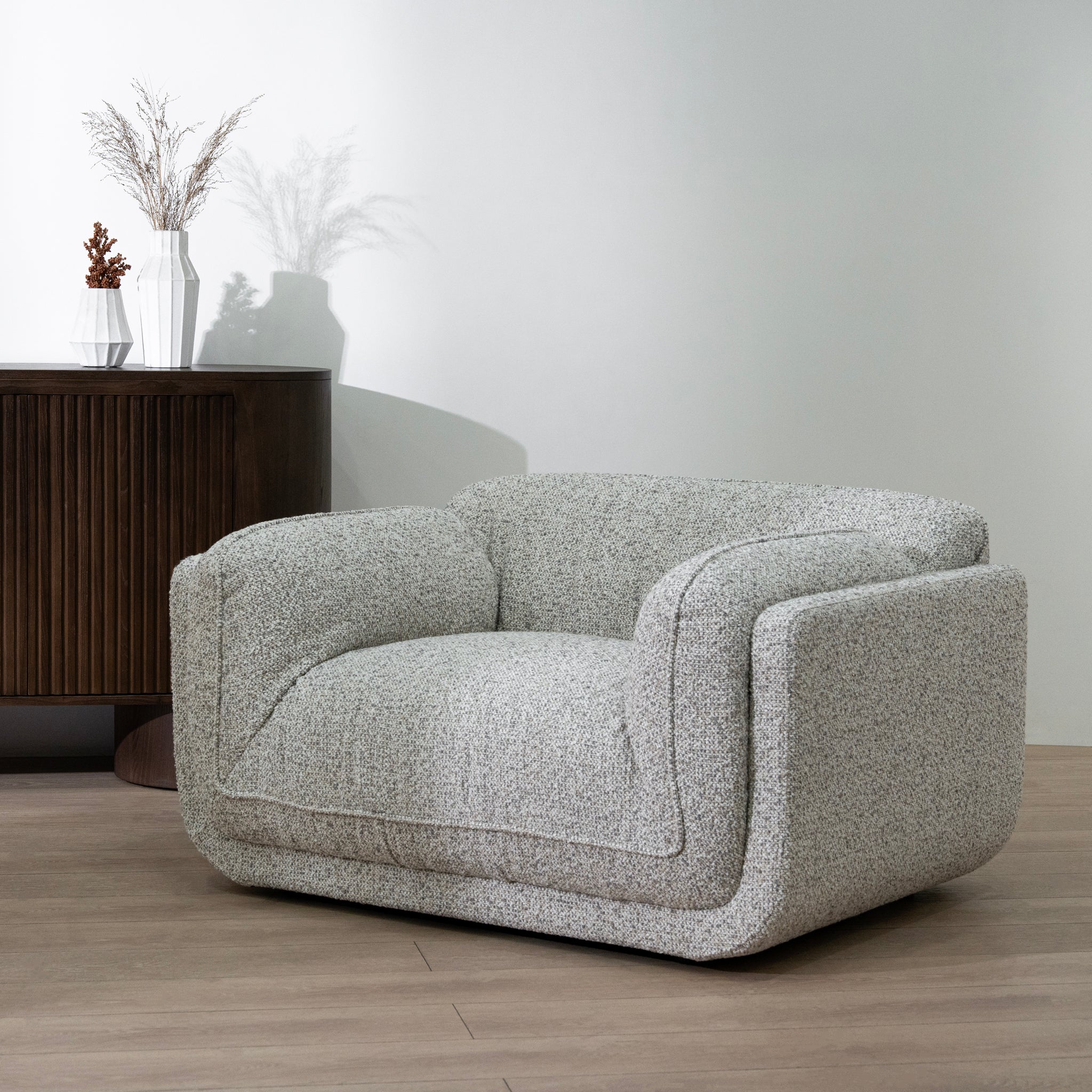 Zephyr Armchair - Noah Silver Lining Armchair IGGY-Core