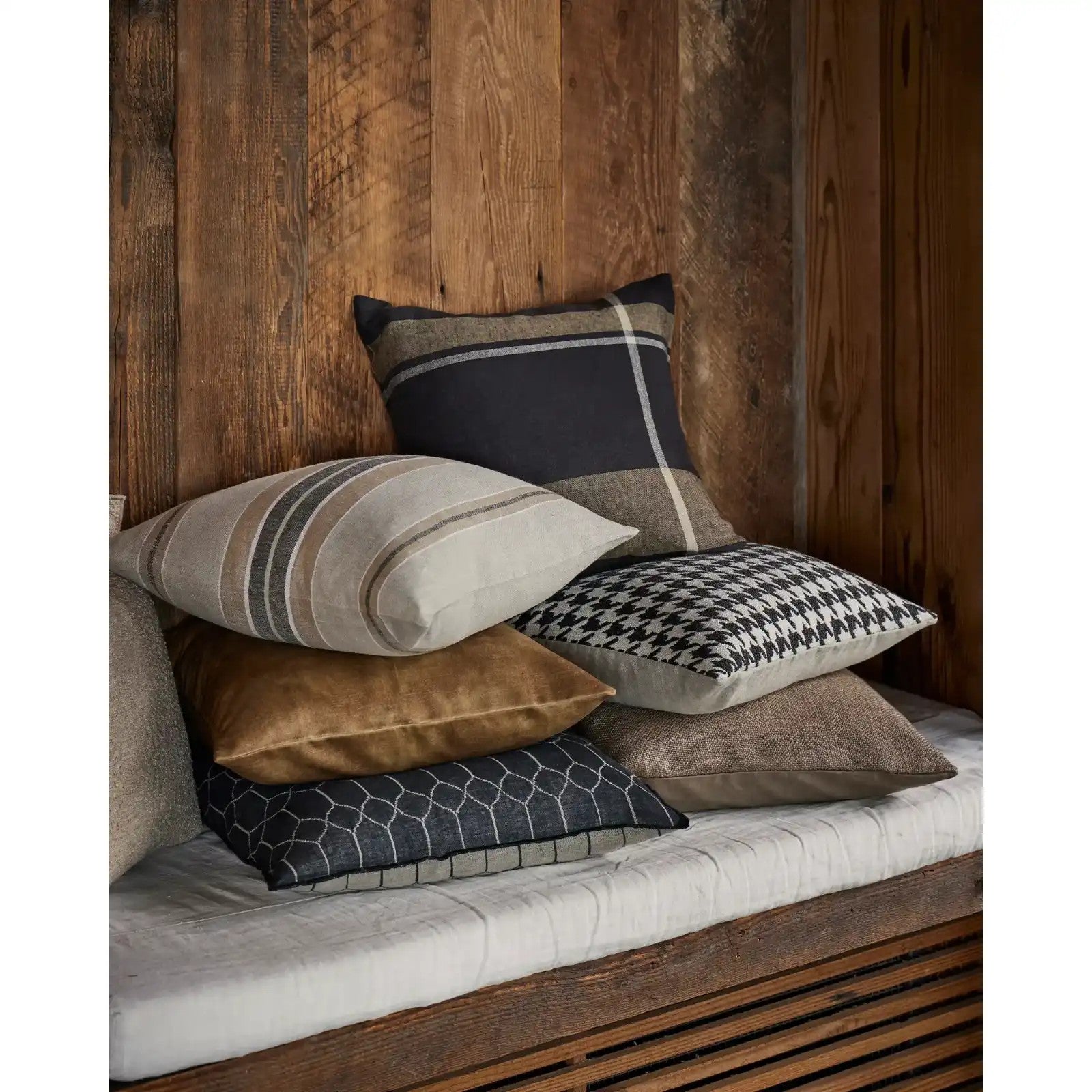 Weave Giovanni 50cm Cushion Cushion Weave-Local
